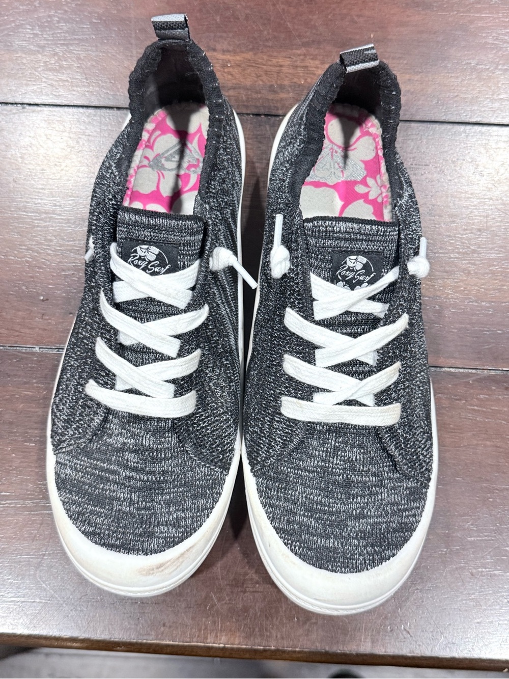Roxy shoes, 10